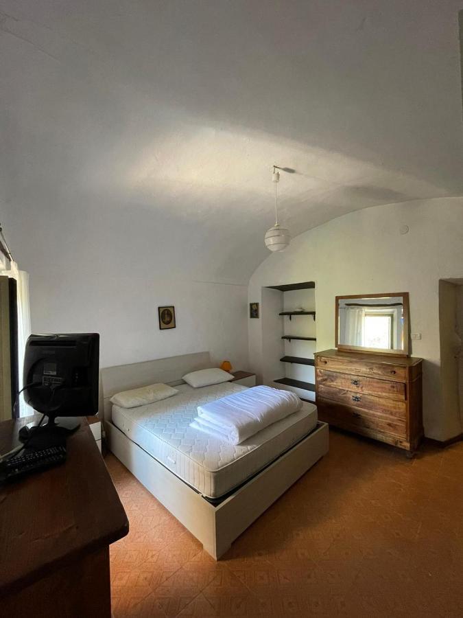 Casa Vacanza Pegrini Nel Centro Storico Di Gavi Exterior photo